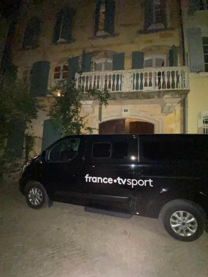 Rue Du Chateau Tarascon Exterior photo
