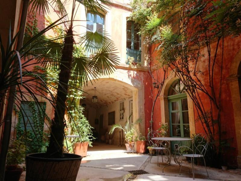 Rue Du Chateau Tarascon Exterior photo