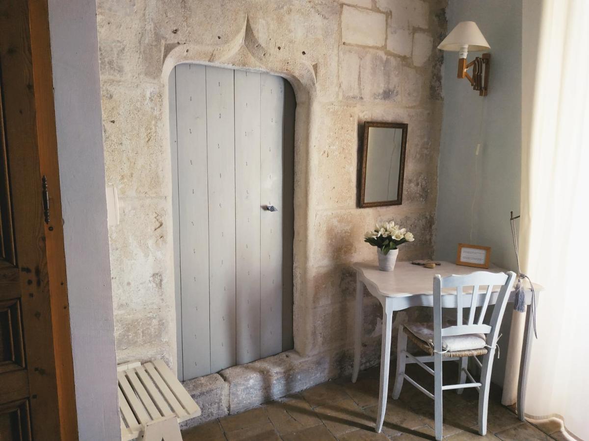 Rue Du Chateau Tarascon Exterior photo