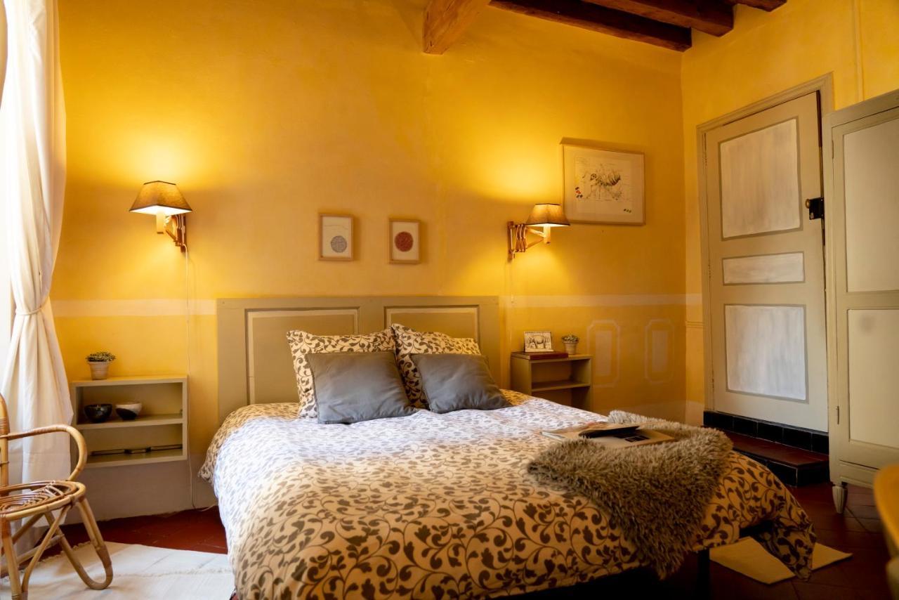 Rue Du Chateau Tarascon Exterior photo